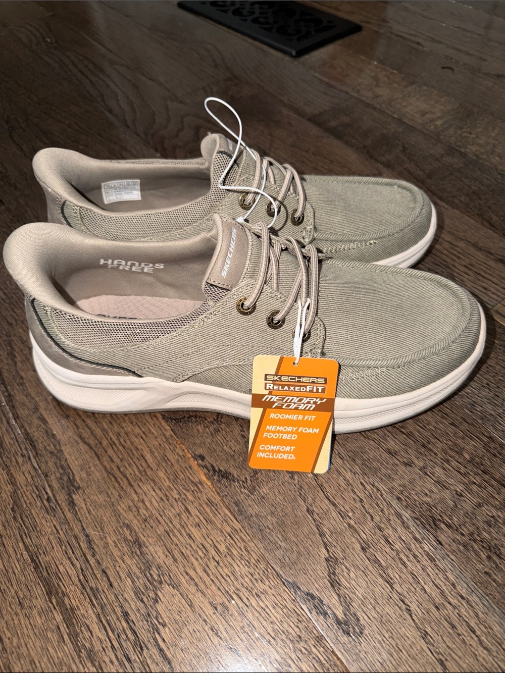 Skechers Hands Free Slip-ins Memory Foam Canvas Boat Shoes Taupe NWT size 10 - Picture 2 of 5